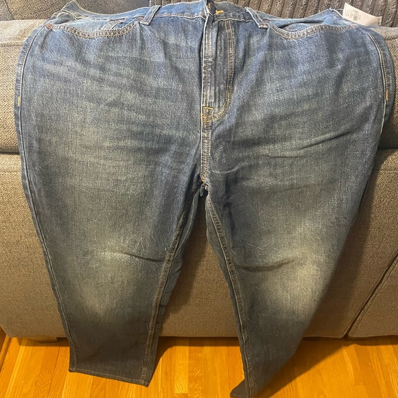 NWT Old Navy Relaxed Jeans - Picture 1 of 4